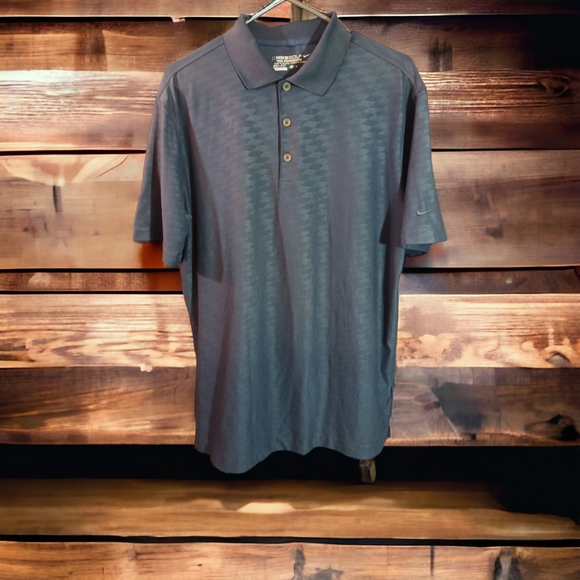 Nike T-Shirt - Picture 2 of 2